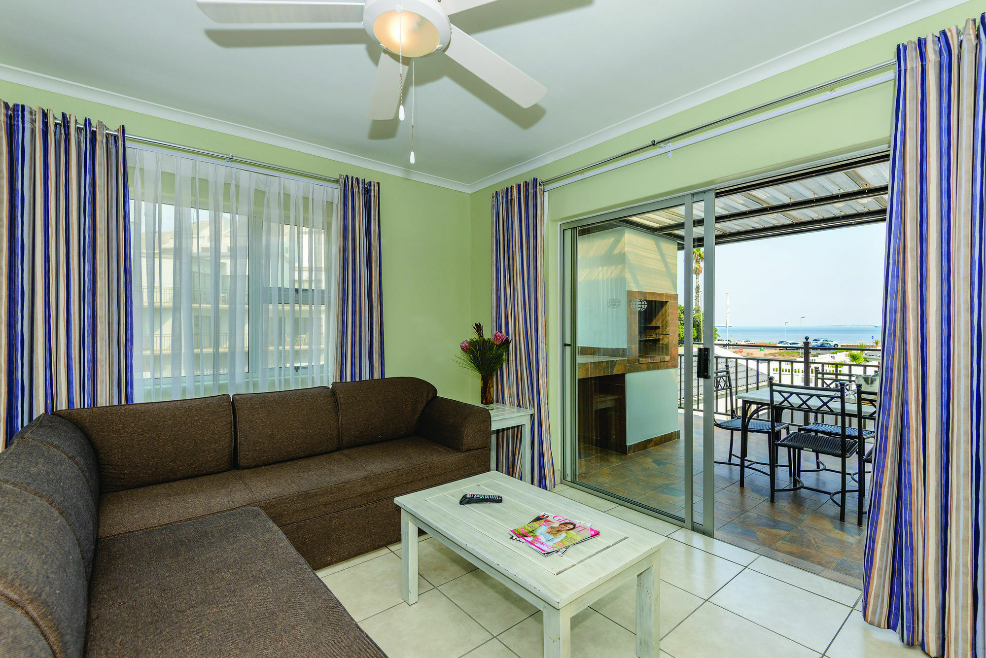 Table View Villas Bloubergstrand Exterior photo